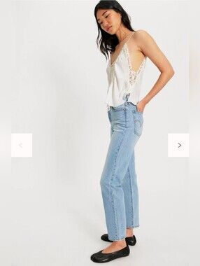 Levi's Wedgie High Rise Light Blue Straight Leg Jeans Sz 28 Button Fly